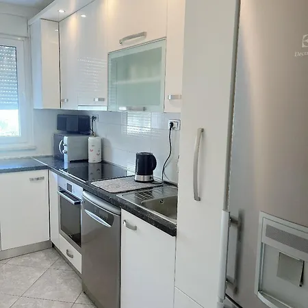 Isabela - 3 Bedrooms - Near To Mall Of